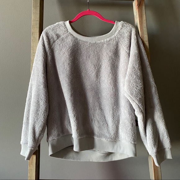 aerie Tops - NWT Soft and Fuzzy Crewneck